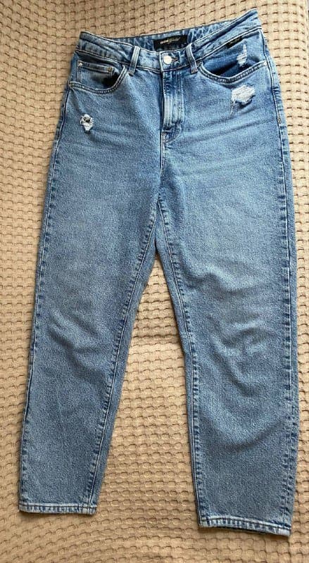 Джинсы, юбка, платье, рубашка, помада