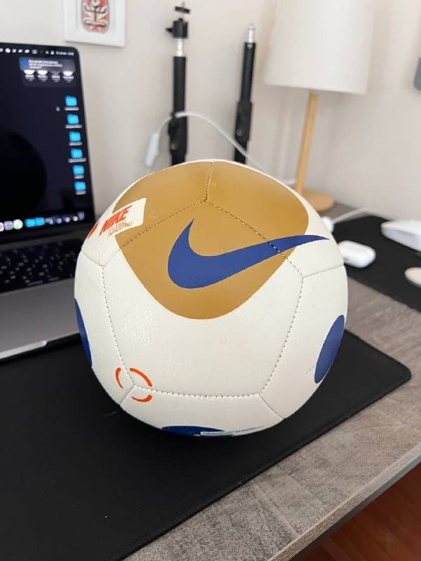 Футбольный мяч NIKE размер 4