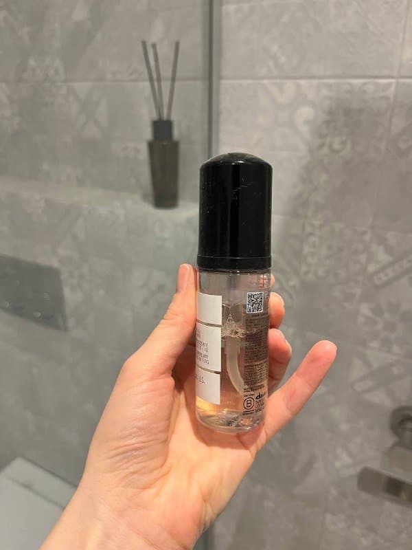 Вешалки Jysk деревянные черные и белые, вешалки Miniso 4