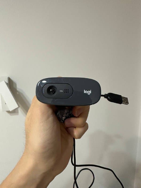 женская и детская одежда, обувь, аксессуары, игрушки, книги