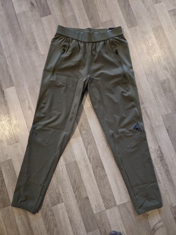 Мужские спортивные штаны размер М slim fit