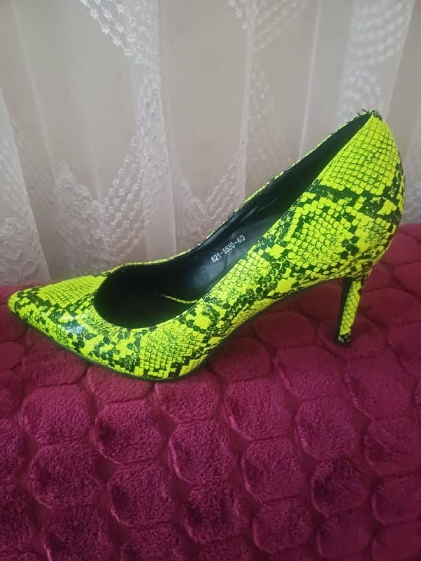 Туфли серебристые 37 размер, салатовые 40 размер