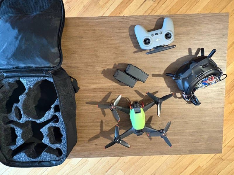 DJI FPV Drone с комплектом DJI goggles v2, контроллером, батареями и аксессуарами 3