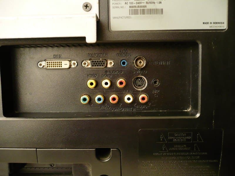 Телевизор LG 22' с переходником VGA 4