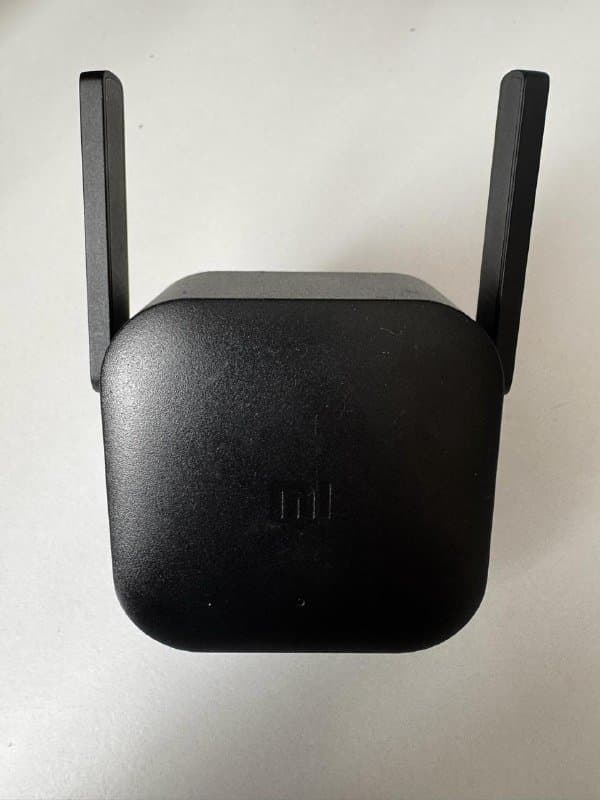 Усилитель сигнала Xiaomi Mi WiFi Range Extender Pro 1