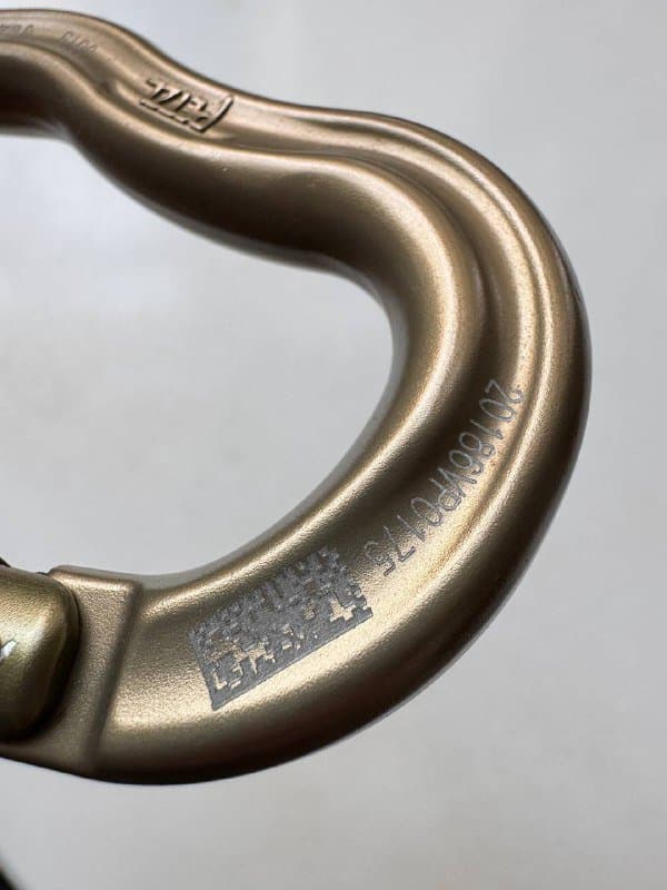 Карабин Petzl оригинальный 5