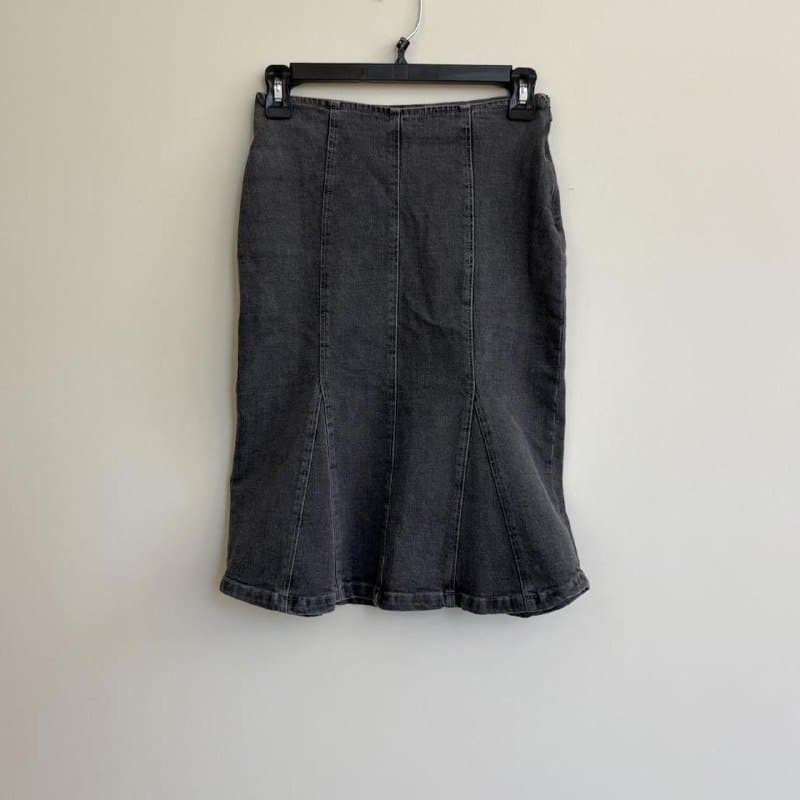 Черный свитер из альпаки, джинсовая юбка Paloma Wool 9