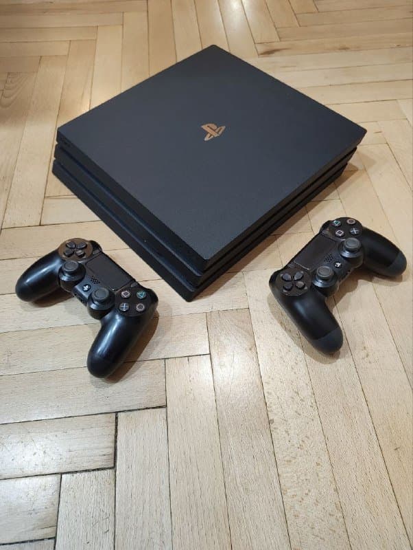 PS4 Pro, два джойстика