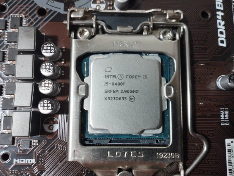 Процессор Intel Core i5-9400F, ОЗУ Kingston HyperX Fury 16GB, материнская плата MSI H310M, переходник NVMe-PCIe 3