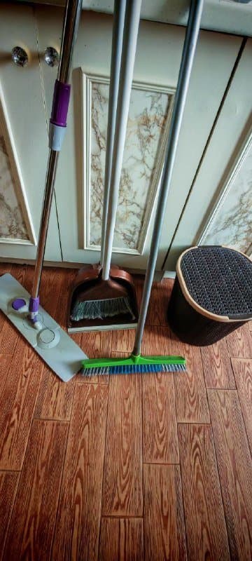 Электроматрас, сушилка, сумка на колесах, полка для бутылок, парик 2