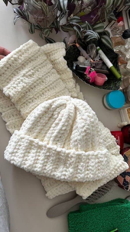 Шапочка и шарфик комплект