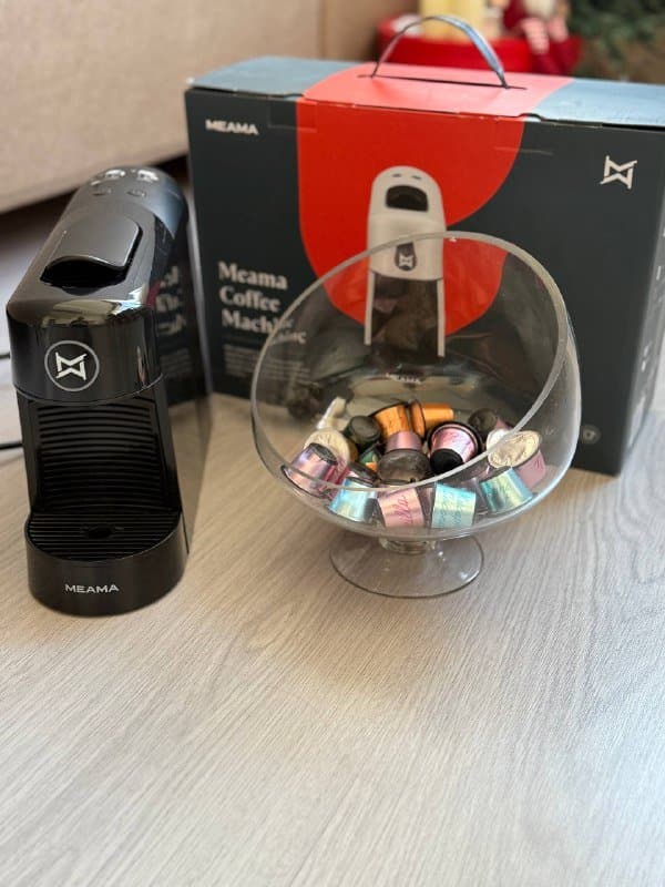 Капсульная кофе машина MEAMA со стеклянным контейнером и капсулами 1