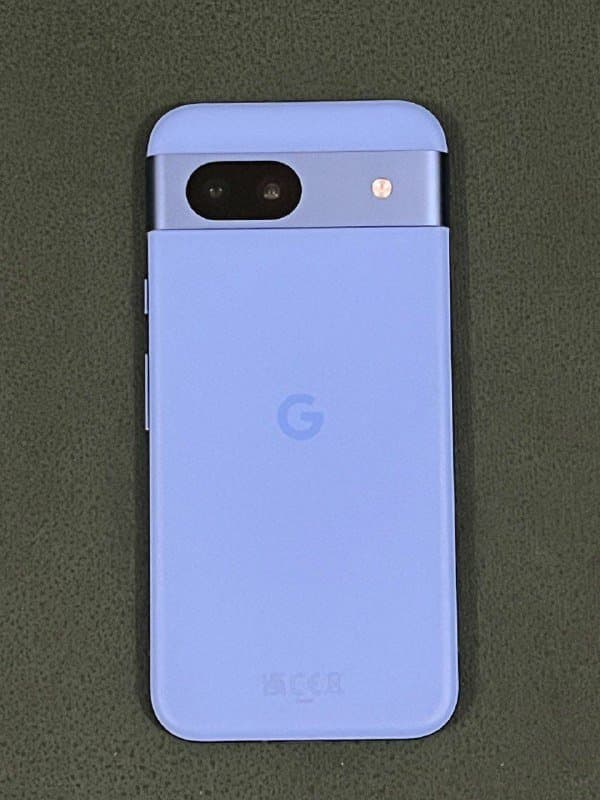 Google Pixel 8A, 128gb, чехол, зарядный адаптер 3