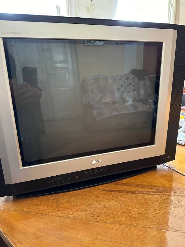 телевизор LG в хорошем состоянии 1