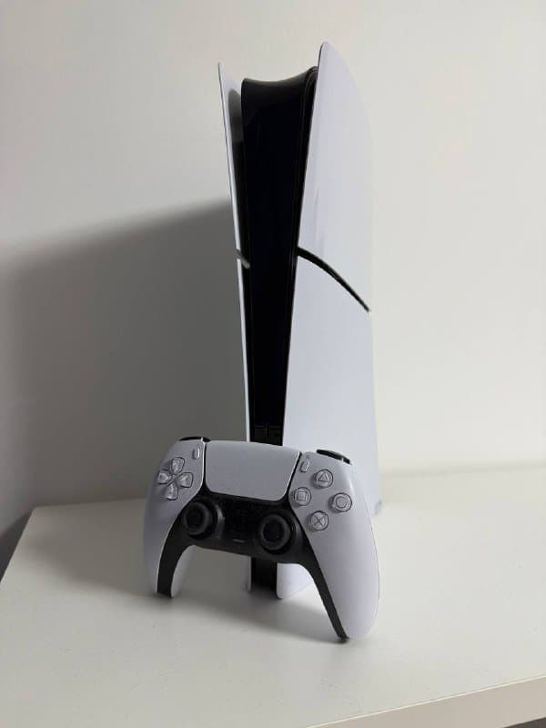 PlayStation 5 Slim Digital консоль и контроллер