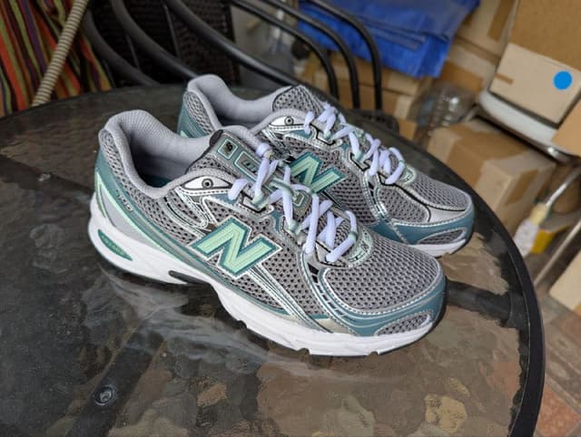 Кроссовки New Balance 740, размер 40 EU