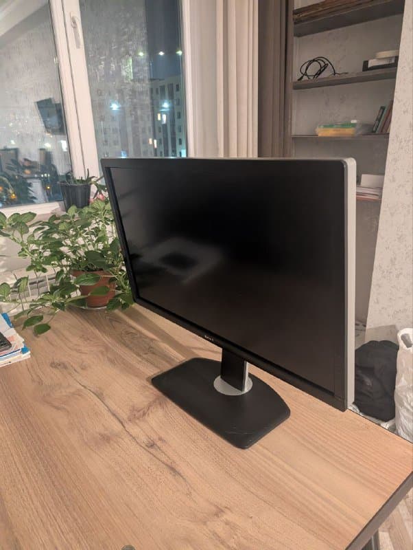 Монитор DELL UltraSharp U2713H