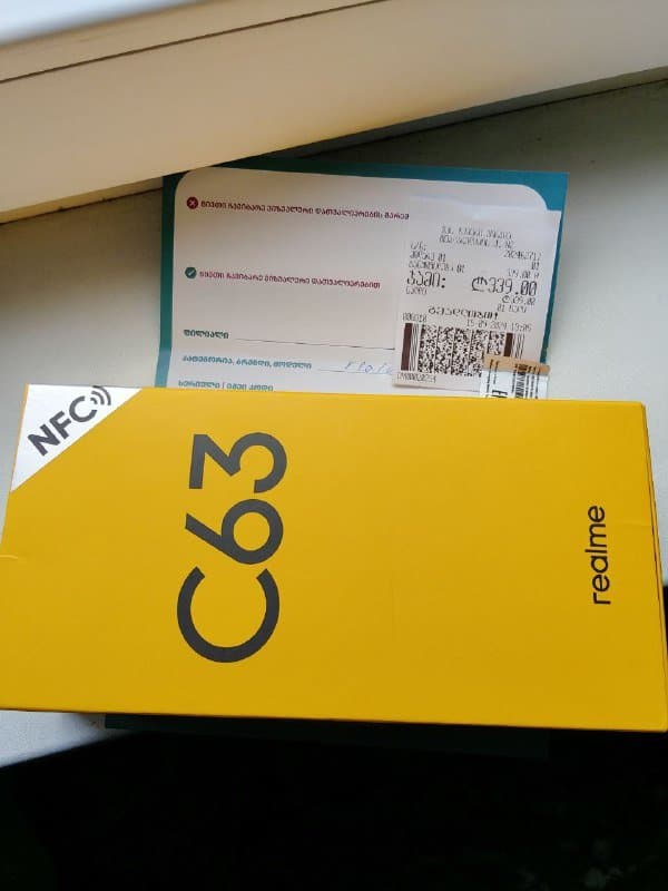 Realme C63 6/128gb телефон