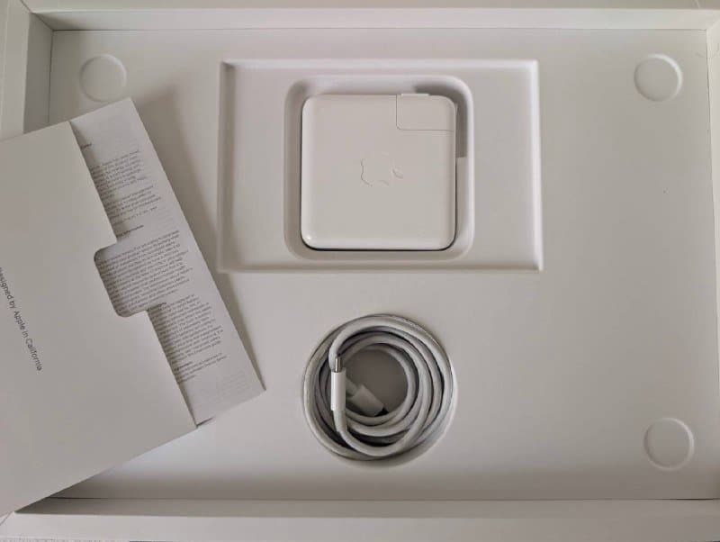 MacBook Pro 13" 2022 Apple M2 8GB RAM 256GB SSD 4