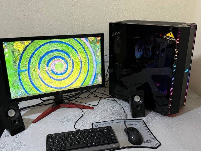 Игровой компьютер i7-7700K RX 580 8GB и монитор Acer 24" 144Hz 4