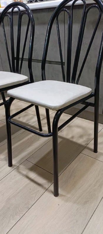 Стулья металлические с мягкой сидушкой, 4 шт 3