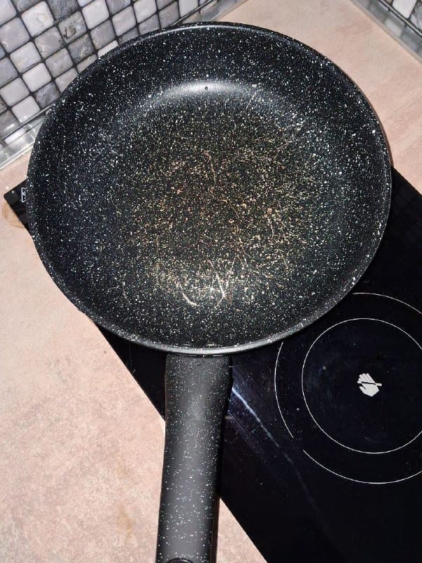Сковорода с гранитным антипригарным покрытием