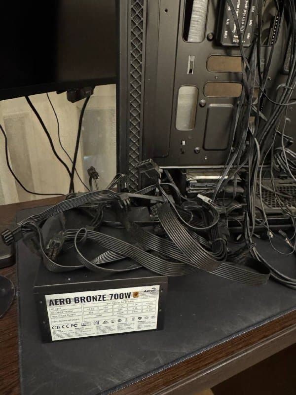 Блок питания Aerocool 700W 80 Plus