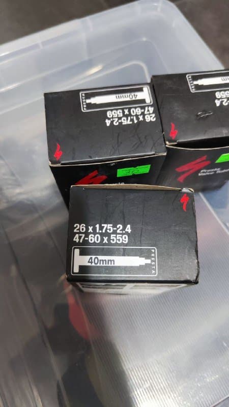 Велосипедные камеры Specialized 20*2.4-3.0, 26*1.75-2.4 4