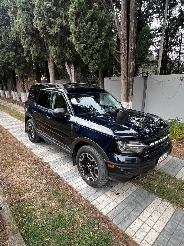 Ford Bronco черный SUV с салоном и багажником 2