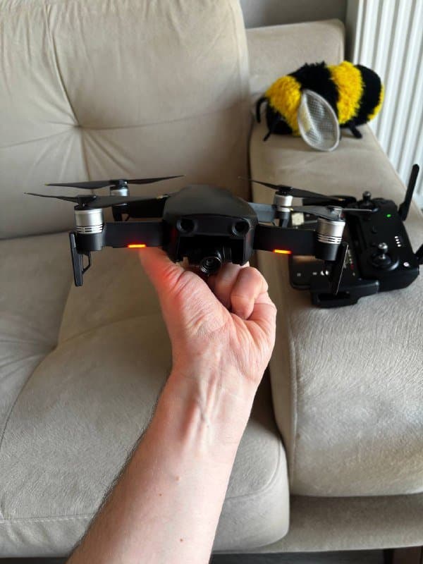 Дрон DJI Mavic Air с аксессуарами