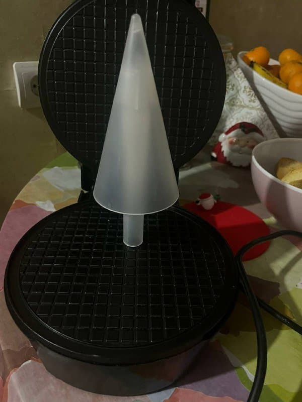 Вафельница новая