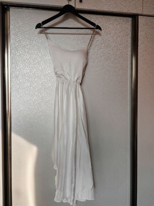 Свадебное платье, босоножки Baldi с жемчугом и стразами