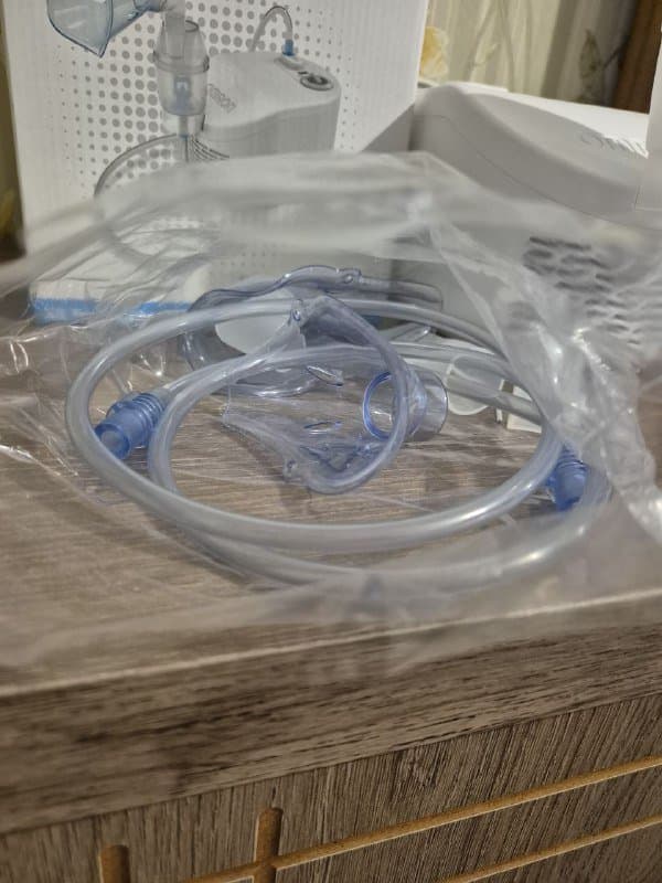 Ингалятор компрессионный Omron C101 Essential 2