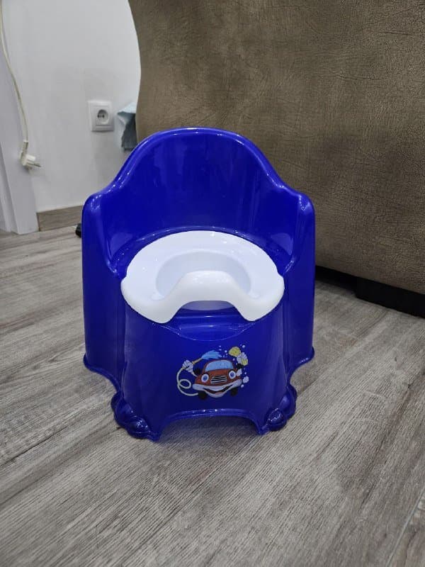 Детский горшок пластиковый с машинкой