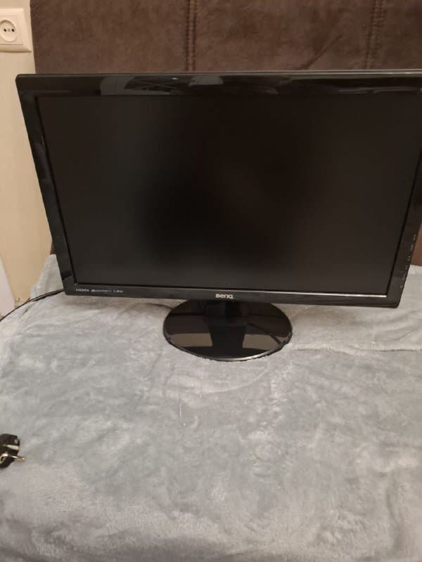 22LED монитор BenQ dw2250hm