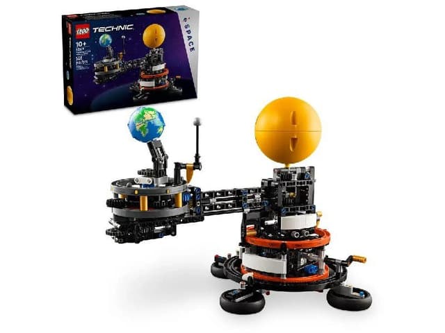 Lego Technic 42179 Planet Earth and Moon in Orbit