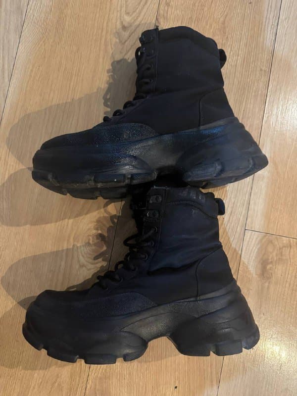 Демисезонные ботинки Zara на толстой подошве 1