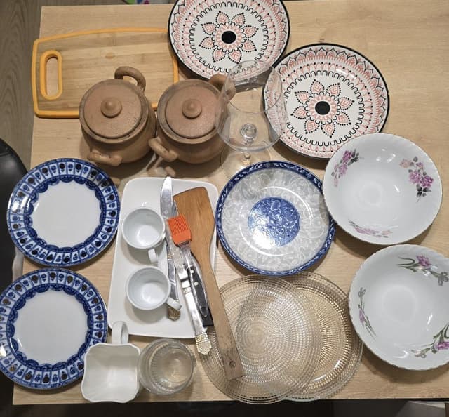 Посуда, тарелки, чашки, горшочки для духовки