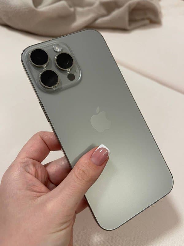 iPhone 16 Pro Max 256 GB eSIM