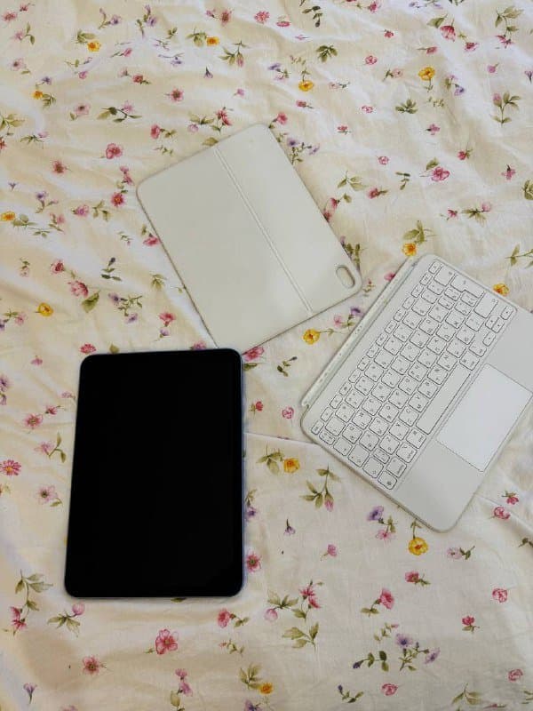 iPad 10th 64 ГБ, клавиатура 1
