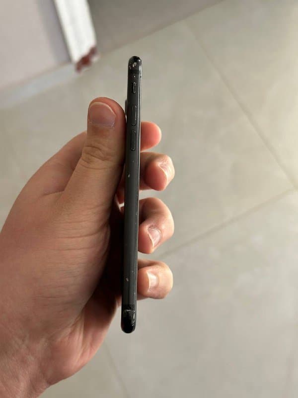 Айфон 7 американский с чехлом 5