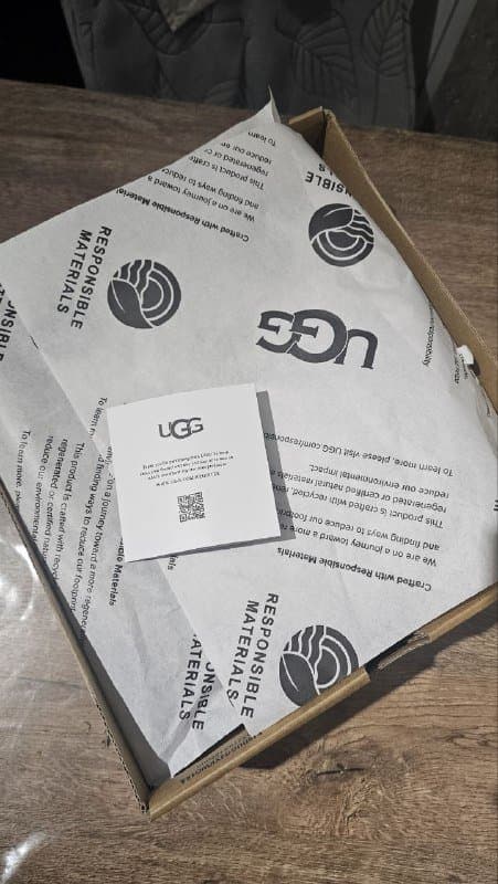 Новые теплые ботинки зимние кроссовки 36 размер 8