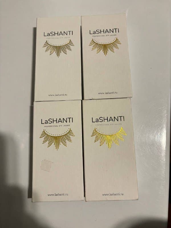 Подушка, фен для сушки ресниц, лэшбокс, пинцеты, гель, палетки и бокс для палеток 7