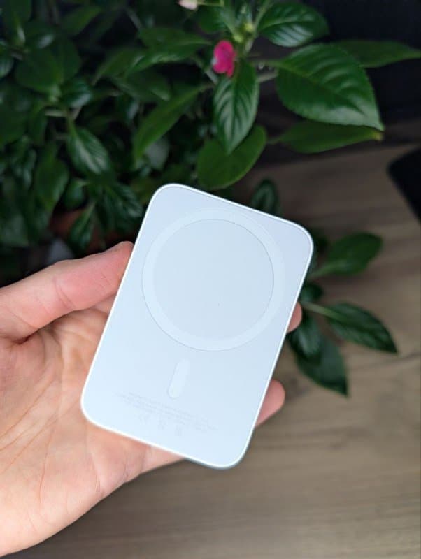 Беспроводная зарядка Apple MagSafe Battery Pack