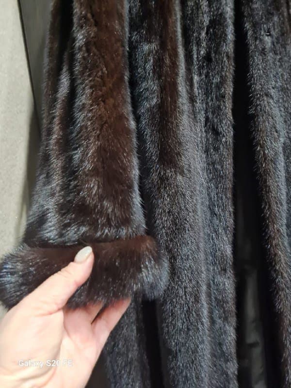 Натуральная норковая шуба с капюшоном