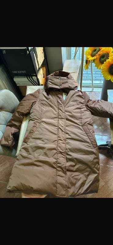 Пуховик фирмы ADD новый гусиный пух размер 42