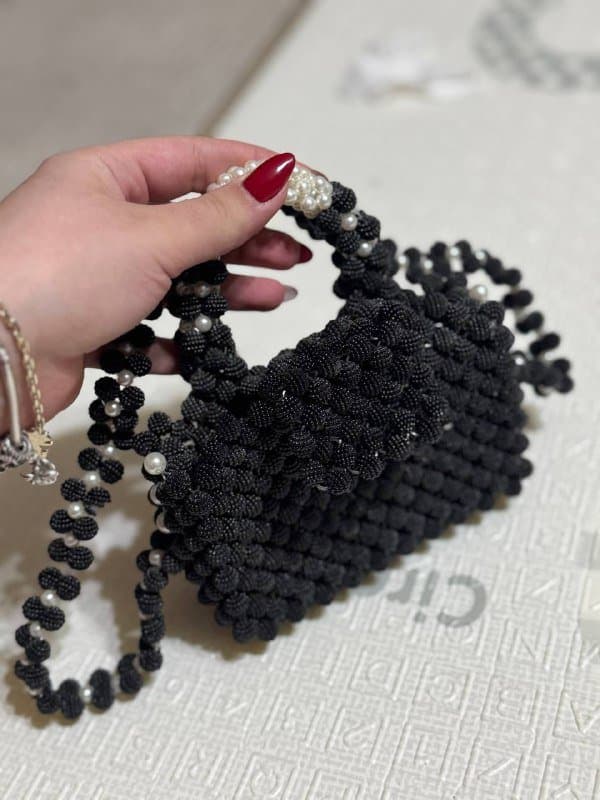 Сумки из бусин разноцветная, черная, белая с голубым, черная в полоску 4