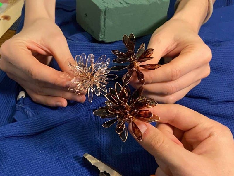 Материалы для создания украшений на елку, смола, краски, проволока 5