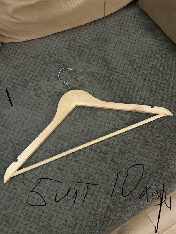 Коврики, корзина, ножницы, вешалки, жакеты, шапка, тарелки, весы 3