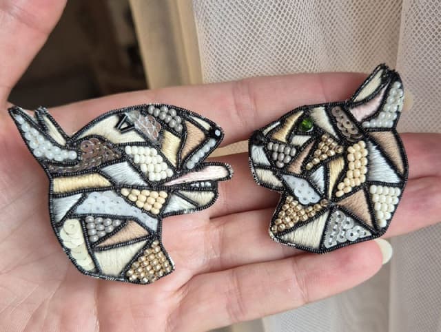 Броши, сумки, фартук, ремень, серьги, прихватки, часы, платье